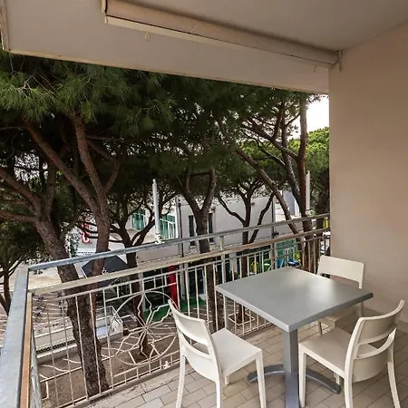 Aparthotel Nest - A Pochi Passi Dal Mare