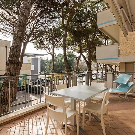 Aparthotel Nest - A Pochi Passi Dal Mare 4*