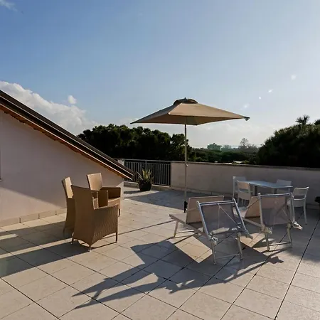 Nest - A Pochi Passi Dal Mare 4* 里乔内
