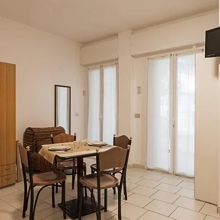 Nest - A Pochi Passi Dal Mare 4* Riccione