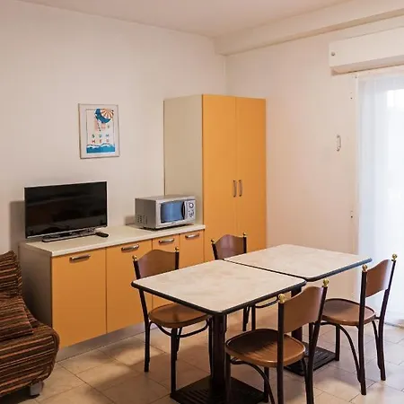 Nest - A Pochi Passi Dal Mare Aparthotel 4*