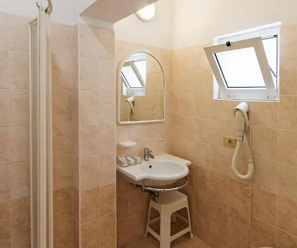 Apart-hotel Nest - A Pochi Passi Dal Mare